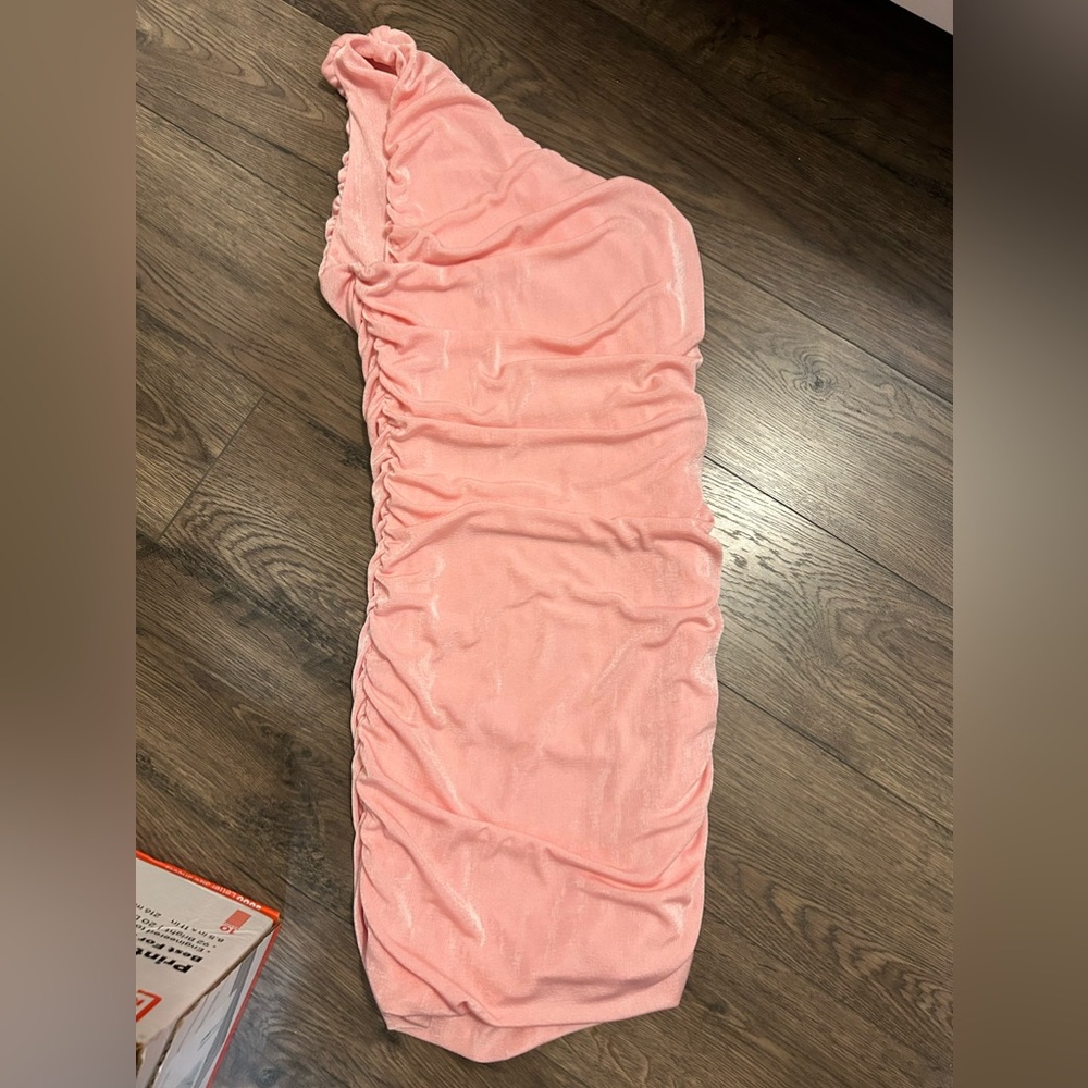 single arm cinched dress